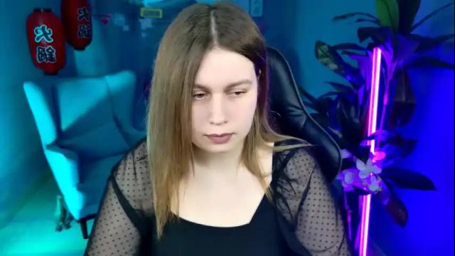 Image 12 of fioramarmoris Stream on Chaturbate on 24 days ago