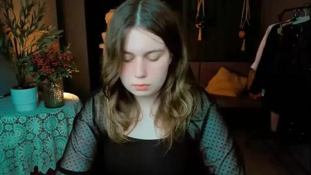 Image 12 of fioramarmoris Stream on Chaturbate on 22 days ago