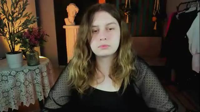 Image 11 of fioramarmoris Stream on Chaturbate on 21 days ago