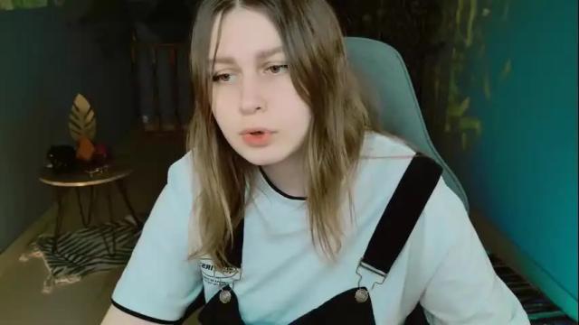 Image 12 of fioramarmoris Stream on Chaturbate on 11 days ago