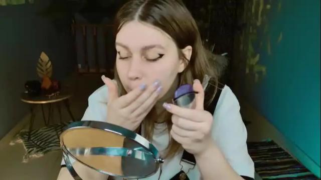 Image 2 of fioramarmoris Stream on Chaturbate on 11 days ago
