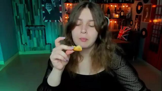 Image 3 of fioramarmoris Stream on Chaturbate on 1 month ago