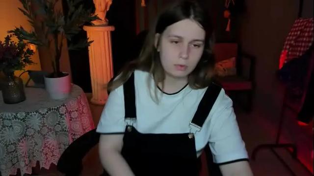 Image 4 of fioramarmoris Stream on Chaturbate on 1 month ago