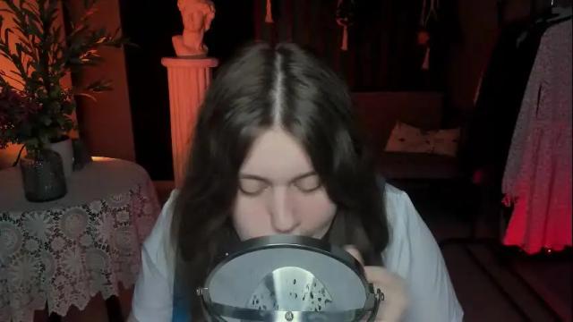 Image 2 of fioramarmoris Stream on Chaturbate on 1 month ago