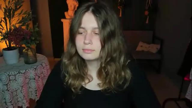 Image 12 of fioramarmoris Stream on Chaturbate on 29 days ago