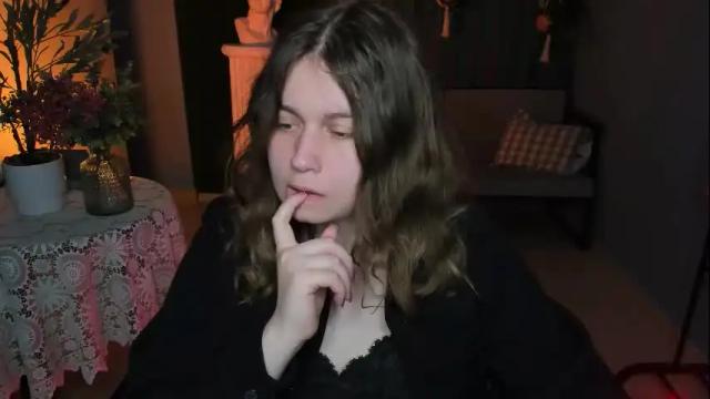 Image 7 of fioramarmoris Stream on Chaturbate on 28 days ago