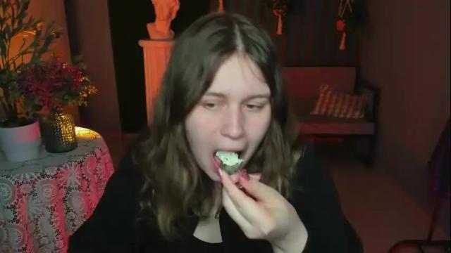 Image 3 of fioramarmoris Stream on Chaturbate on 26 days ago
