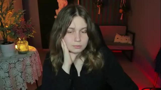 Image 3 of fioramarmoris Stream on Chaturbate on 22 days ago
