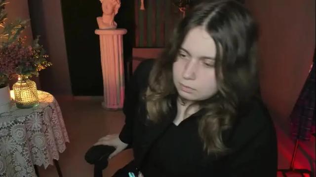 Image 12 of fioramarmoris Stream on Chaturbate on 21 days ago