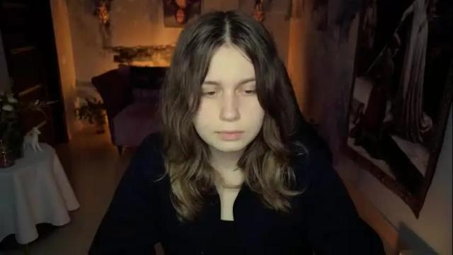 Image 8 of fioramarmoris Stream on Chaturbate on 20 days ago
