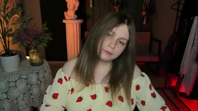 Image 12 of fioramarmoris Stream on Chaturbate on 15 days ago