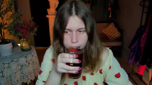 Image 2 of fioramarmoris Stream on Chaturbate on 9 days ago