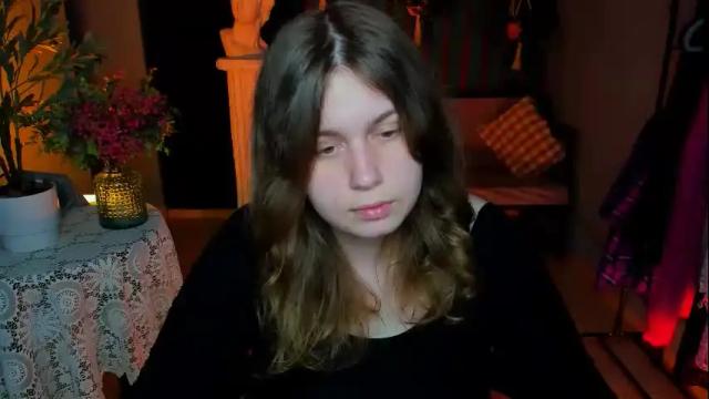 Image 11 of fioramarmoris Stream on Chaturbate on 9 days ago