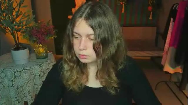 Image 2 of fioramarmoris Stream on Chaturbate on 1 month ago
