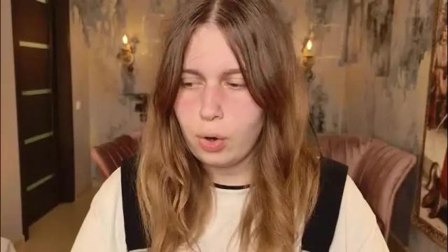 Image 4 of fioramarmoris Stream on Chaturbate on 1 month ago