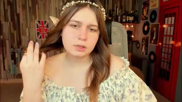 Image 2 of fioramarmoris Stream on Chaturbate on 24 days ago