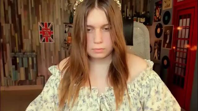 Image 4 of fioramarmoris Stream on Chaturbate on 24 days ago