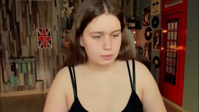 Image 3 of fioramarmoris Stream on Chaturbate on 18 days ago