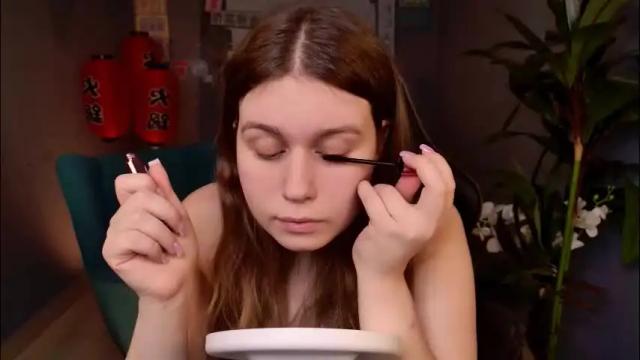 Image 2 of fioramarmoris Stream on Chaturbate on 18 hours ago