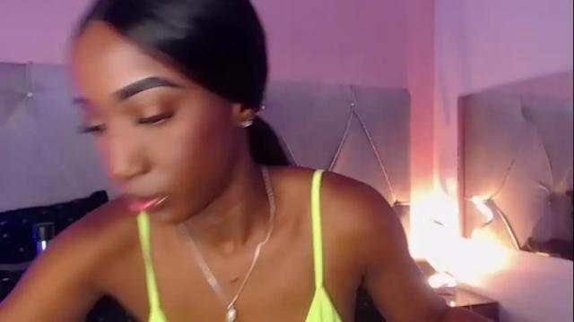 Image 3 of fiorelalenin Stream on Chaturbate on 18 days ago