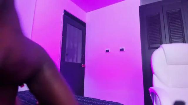 Image 3 of fiorellasantamaria Stream on Chaturbate on 12 months ago