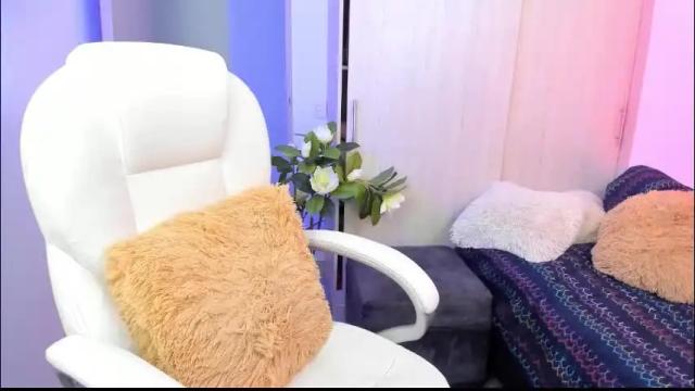 Image 4 of fiorellasantamaria Stream on Chaturbate on 1 month ago