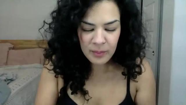 Image 8 of fitbabemona Stream on Chaturbate on 16 months ago