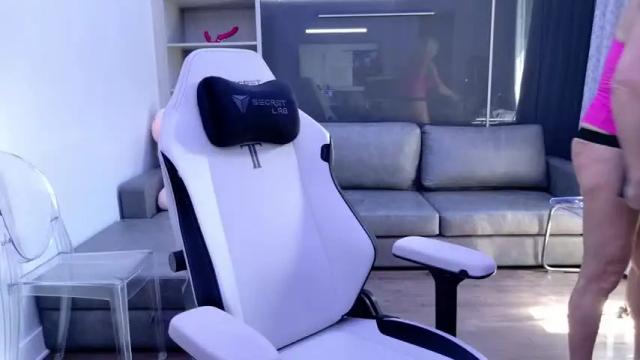 Image 4 of fitcougarcb Stream on Chaturbate on 2 months ago