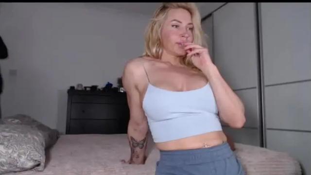 Image 7 of fitdoll40 Stream on Chaturbate on 17 months ago