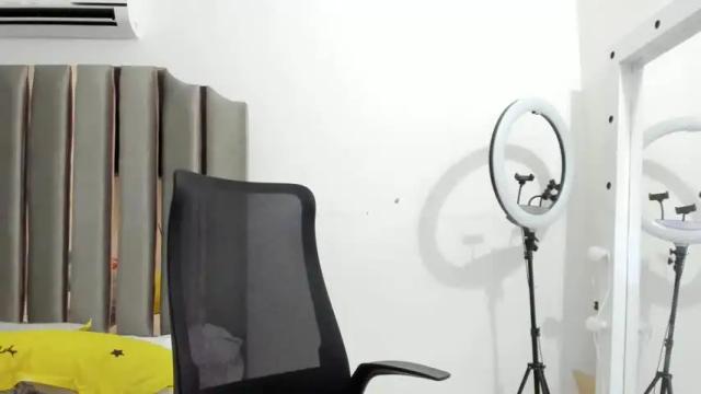Image 11 of fitnessmilff_ Stream on Chaturbate on 17 months ago