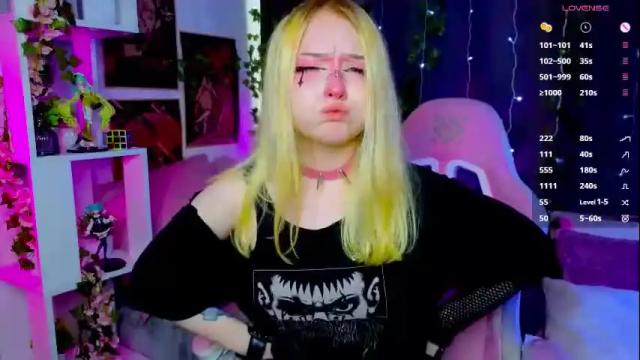 Image 3 of flaircorell Stream on Chaturbate on 2 months ago