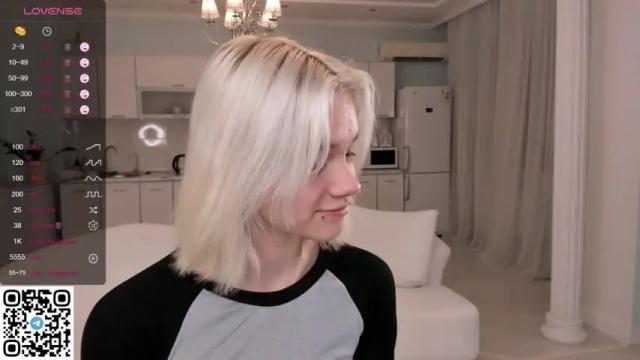 Image 10 of flamingdarkgirl Stream on Chaturbate on 14 months ago