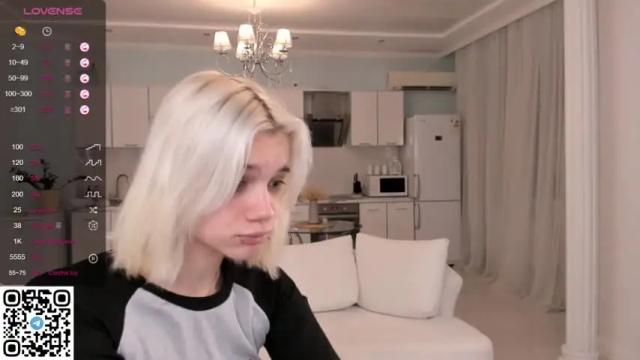 Image 12 of flamingdarkgirl Stream on Chaturbate on 14 months ago