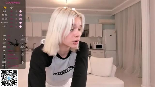 Image 3 of flamingdarkgirl Stream on Chaturbate on 14 months ago