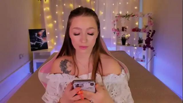 Thumbnail 1, fleurs_de_cerisier's Stream at Chaturbate, 1 month ago