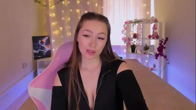 Image 4 of fleurs_de_cerisier Stream on Chaturbate on 1 month ago