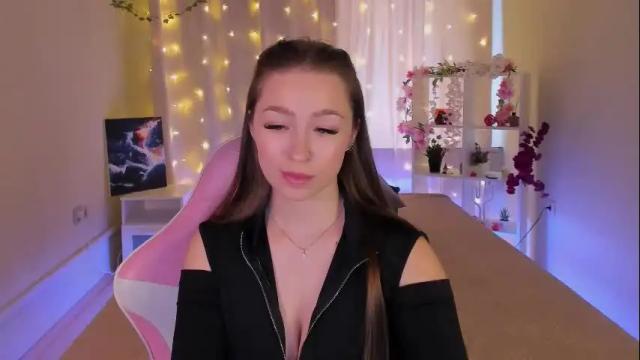 Image 7 of fleurs_de_cerisier Stream on Chaturbate on 1 month ago