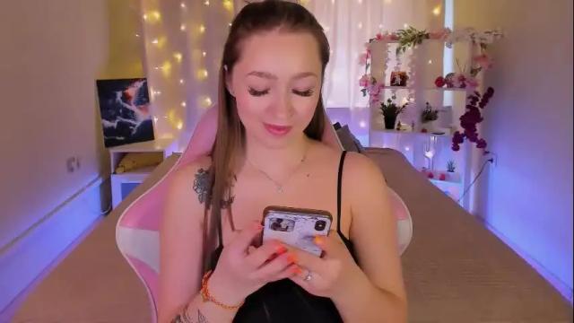 Image 10 of fleurs_de_cerisier Stream on Chaturbate on 1 month ago