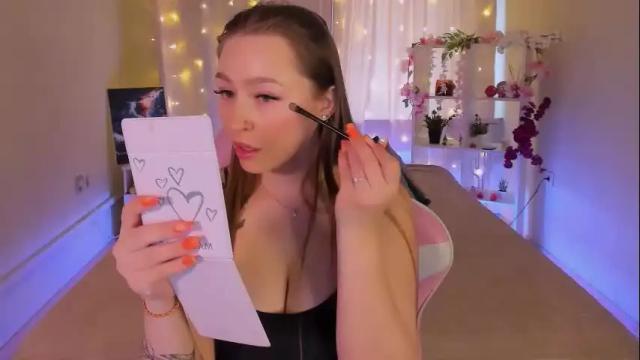 Image 4 of fleurs_de_cerisier Stream on Chaturbate on 1 month ago