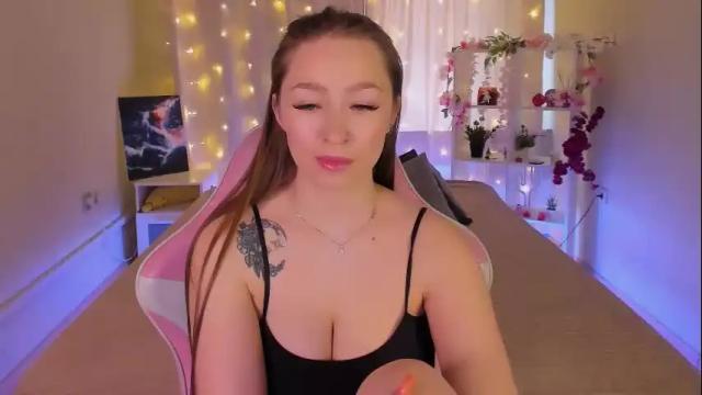 Image 8 of fleurs_de_cerisier Stream on Chaturbate on 1 month ago