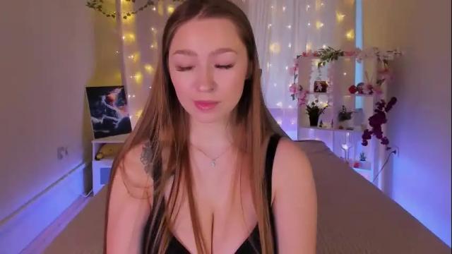 Image 10 of fleurs_de_cerisier Stream on Chaturbate on 1 month ago