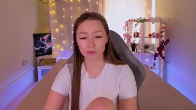 Thumbnail 1, fleurs_de_cerisier's Stream at Chaturbate, 1 month ago