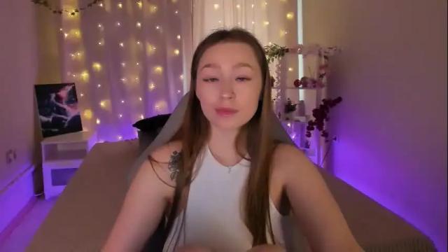 Image 11 of fleurs_de_cerisier Stream on Chaturbate on 1 month ago