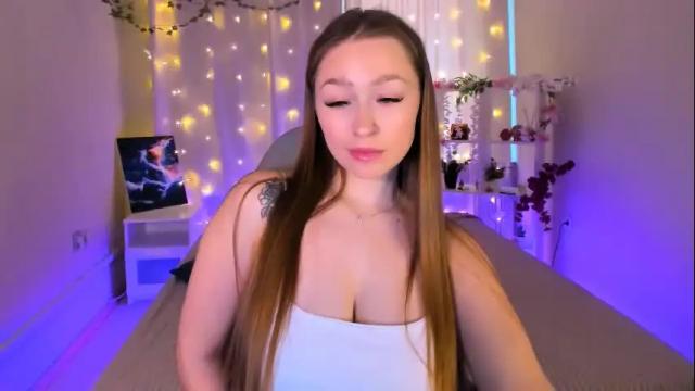 Image 6 of fleurs_de_cerisier Stream on Chaturbate on 1 month ago