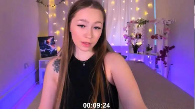 Image 6 of fleurs_de_cerisier Stream on Chaturbate on 1 month ago