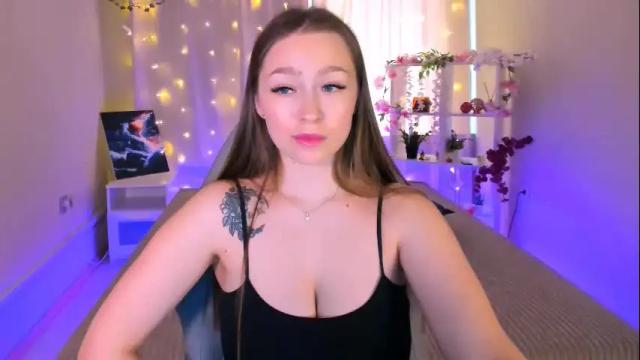 Image 11 of fleurs_de_cerisier Stream on Chaturbate on 1 month ago