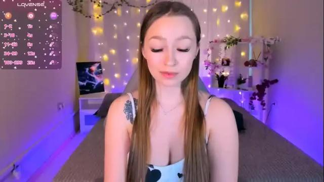 Image 11 of fleurs_de_cerisier Stream on Chaturbate on 1 month ago