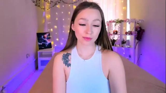 Image 4 of fleurs_de_cerisier Stream on Chaturbate on 29 days ago