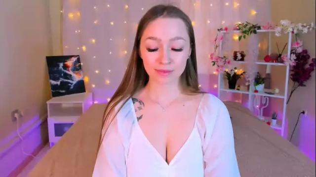 Image 12 of fleurs_de_cerisier Stream on Chaturbate on 27 days ago