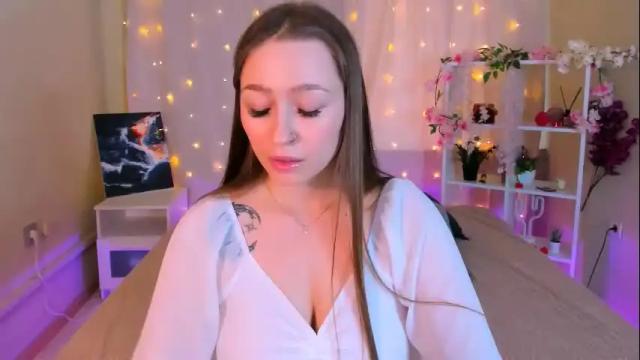 Image 6 of fleurs_de_cerisier Stream on Chaturbate on 27 days ago